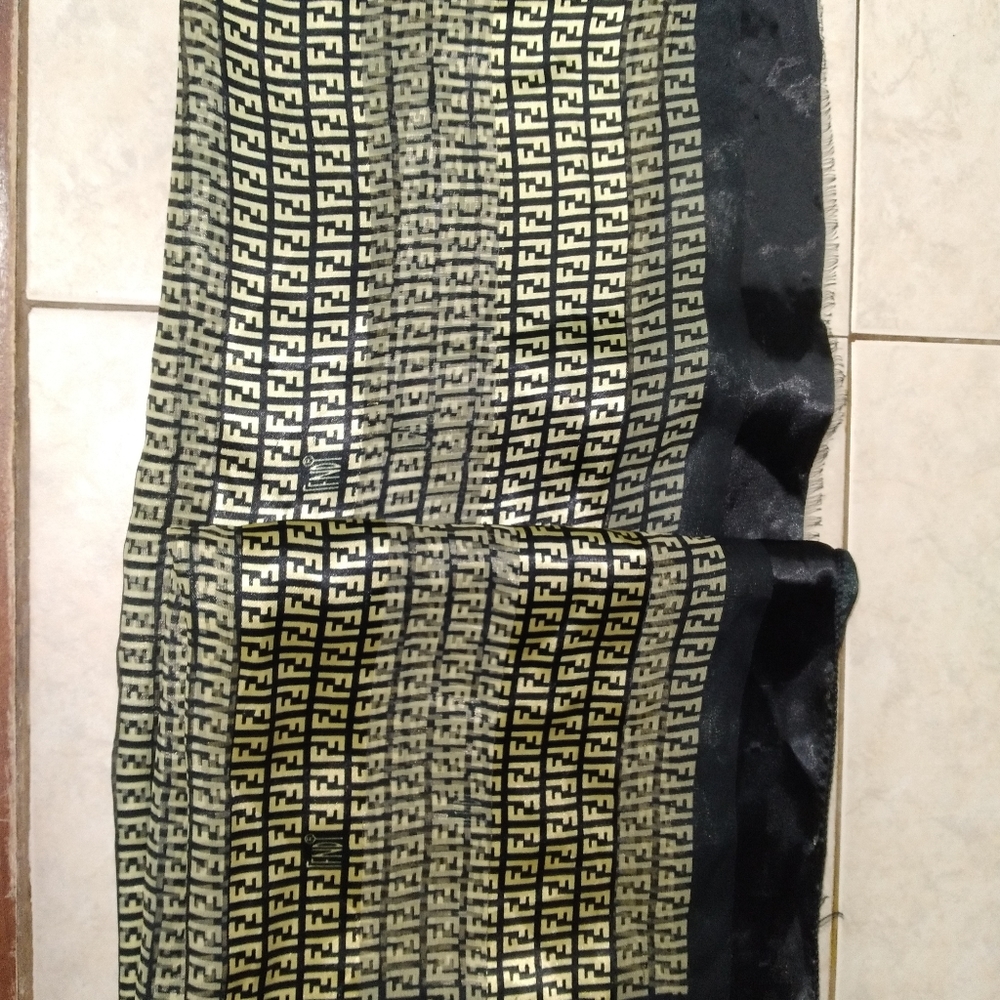 Silk fendi square